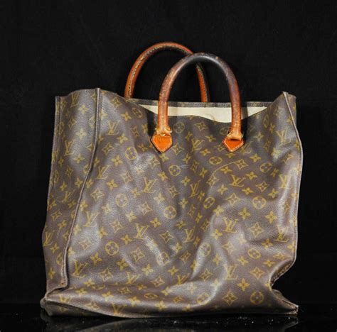 louis vuitton vintage tas zwarte opdruk|vintage louis vuitton bags real.